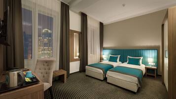 Minibar, pengeskab på værelset, lydisolering, strygejern/strygebræt