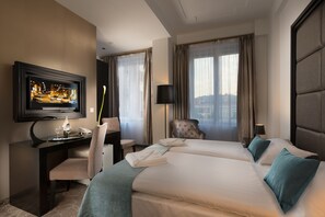 Minibar, in-room safe, soundproofing, iron/ironing board - Arcadia Hotel Budapest (Budapest)