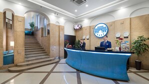 Reception - Arcadia Hotel Budapest (Budapest)