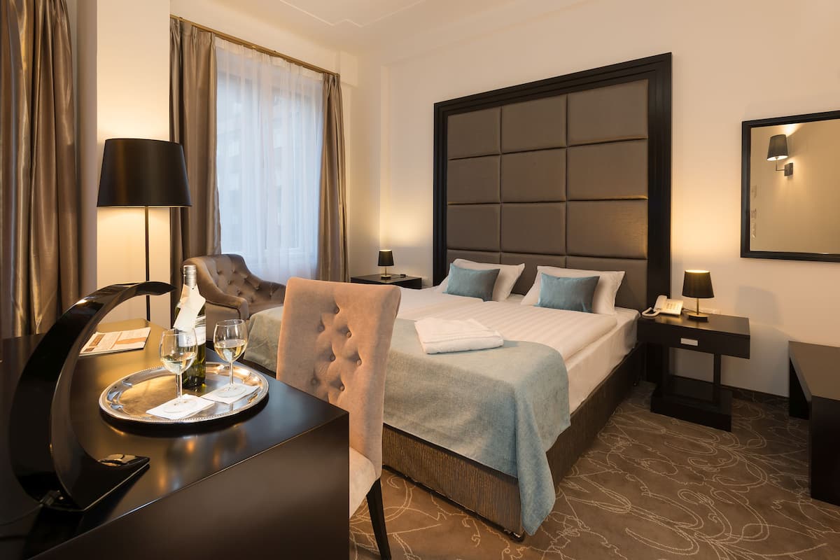 Minibar, coffres-forts dans les chambres, chambres insonorisées