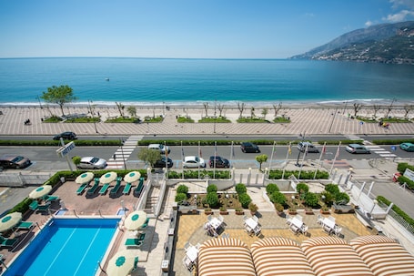 Exterior detail. Pietra di Luna Hotel