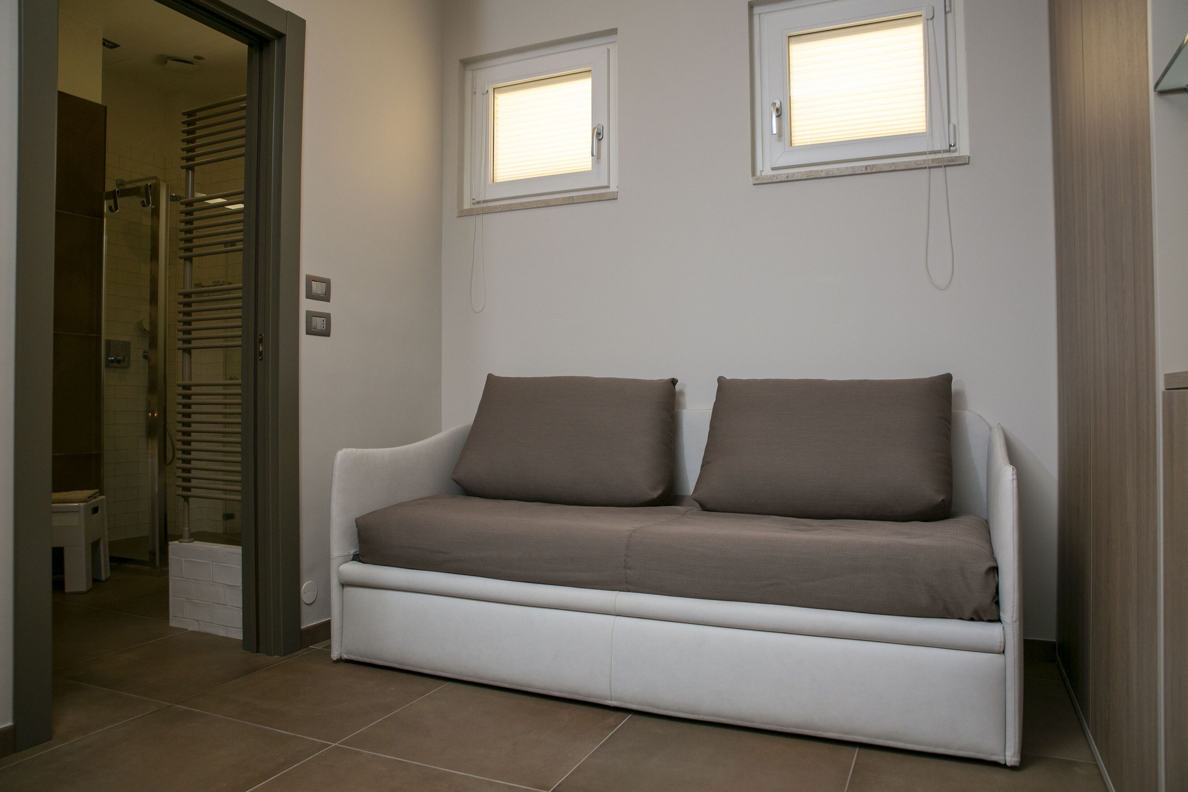 deluxe double room, balcony, partial sea view beach included | 1 bedroom, minibar, in-room safe, desk