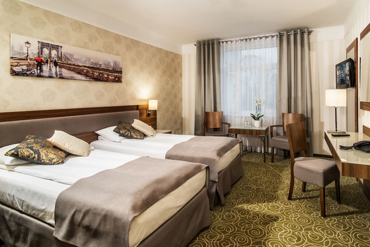Premium bedding, desk, rollaway beds, free WiFi