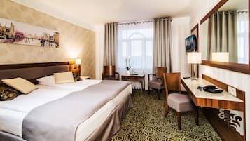 Superior Double Room, 1 Queen Bed | Premium bedding, desk, rollaway beds, free WiFi