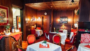 Daily buffet breakfast (EUR 14.5 per person)