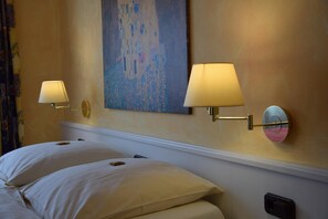 Double Room | In-room safe, desk, blackout curtains, soundproofing - Hotel Landhaus Knappmann (Essen)