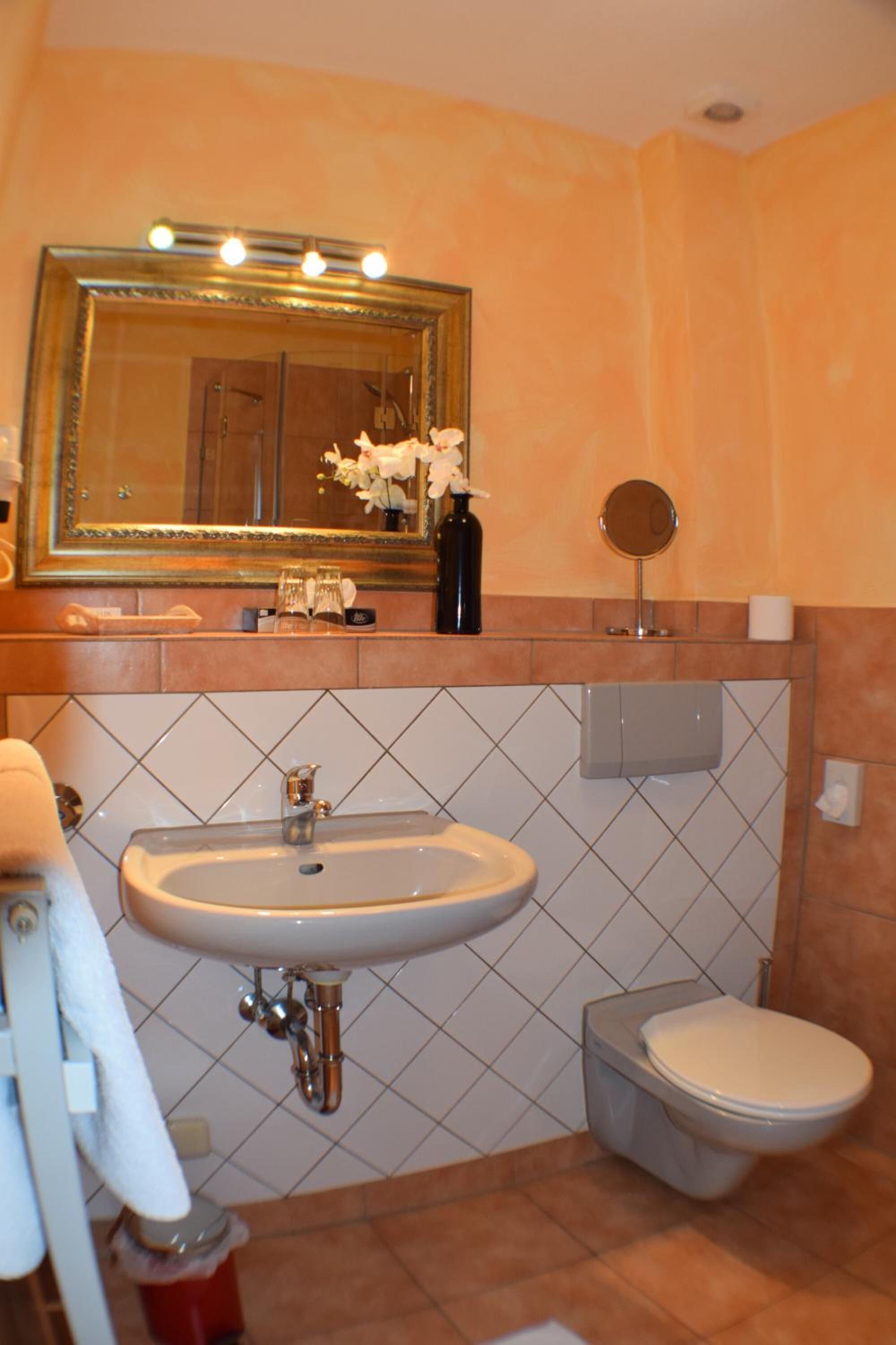 double room | bathroom | free toiletries, hair dryer, towels