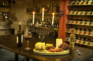 2 restaurants, Regional cuisine