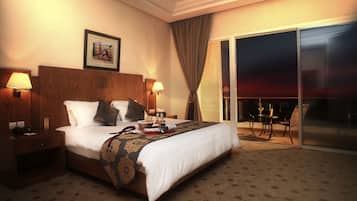 Junior Suite, Sea View | Premium bedding, minibar, in-room safe, desk