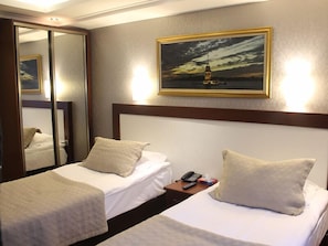 Comfort Twin Room | Minibar, in-room safe, desk, free WiFi