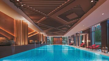 Indoor pool, 2 outdoor pools