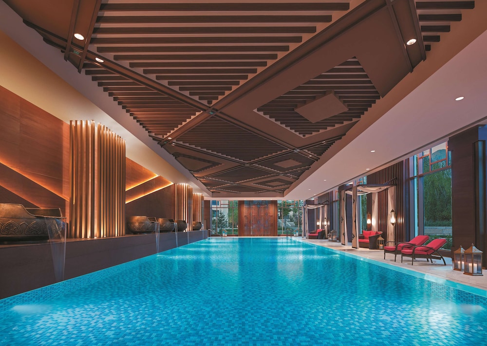 Shangri La Hotel Lhasa by null