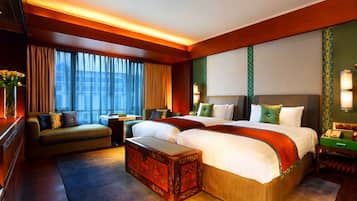 豪華閣雙床房 | 迷你吧贈品、房內夾萬、書桌、隔音