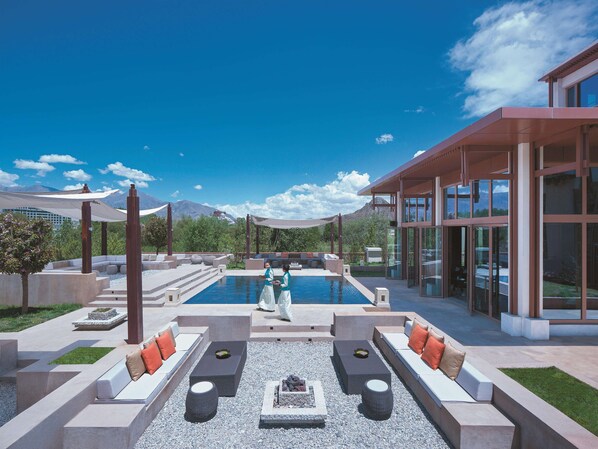 Lobby lounge - Shangri-La Lhasa (Lhasa)