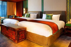 Free minibar, in-room safe, desk, soundproofing