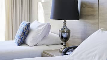 Quarto | 1 quarto, frigobar, escrivaninha, espaço de trabalho para notebook