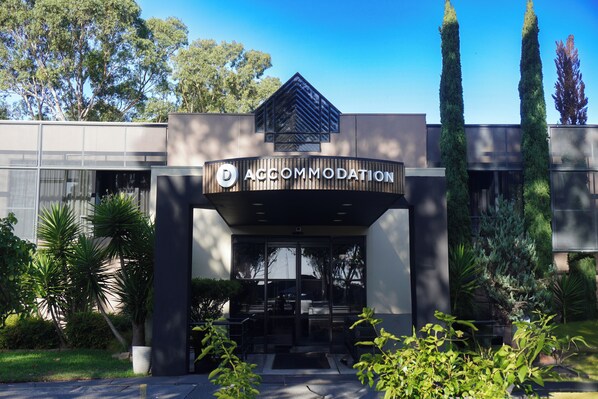 Exterior - Dingley Hotel (Dingley Village)