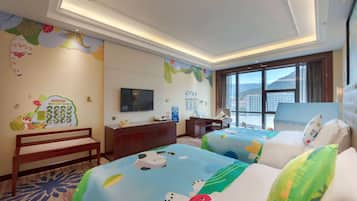 Premium bedding, pillow-top beds, minibar, in-room safe