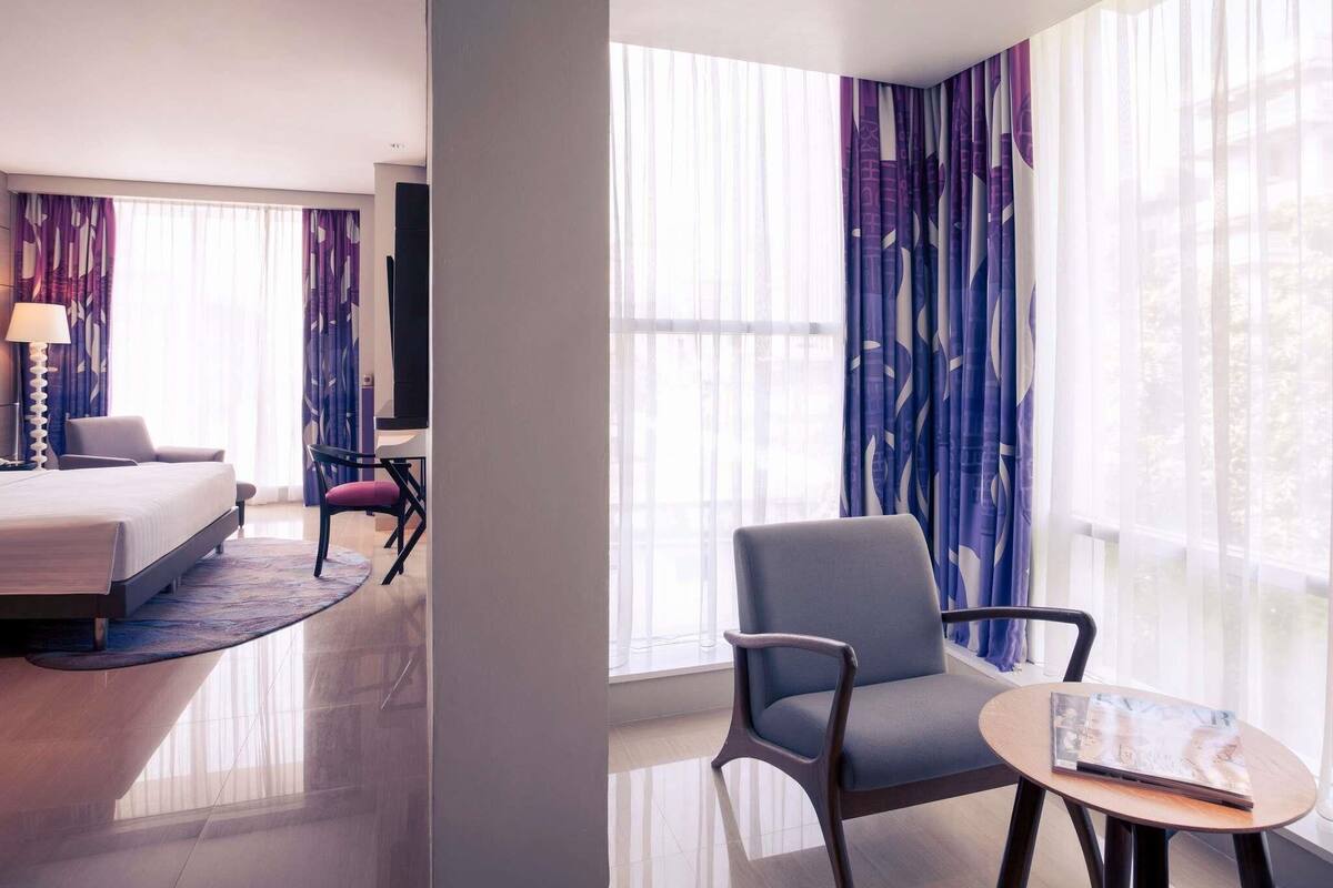 Privilege, Double Room, 1 Double Bed | In-room safe, desk, iron/ironing board, free cribs/infant beds