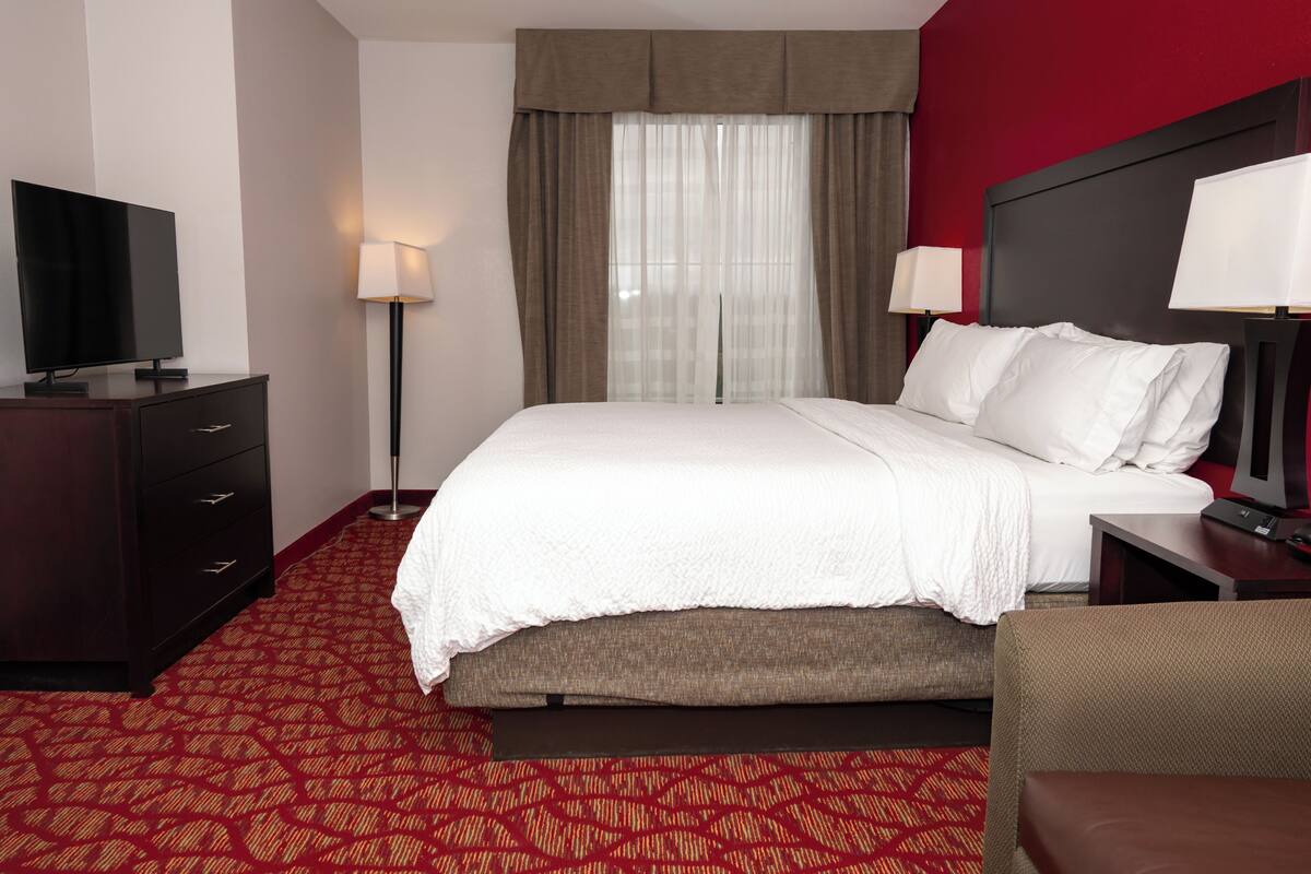 1 bedroom, desk, laptop workspace, blackout curtains