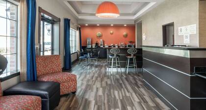 Super 8 by Wyndham San Antonio Near Fort Sam Houston