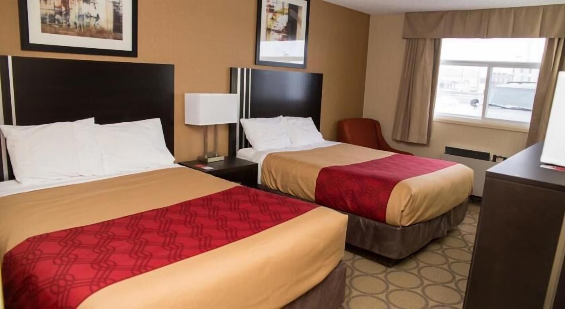 1 habitación, escritorio, cunas y camas extra 