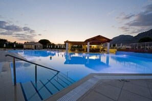 2 outdoor pools, pool loungers - Island Blue Hotel (Rhodes)