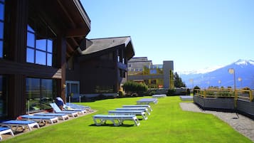 Indoor pool, 2 outdoor pools, pool umbrellas, sun loungers