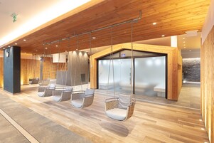 Tratamentos corporais, hidroterapia, massagens com pedras quentes