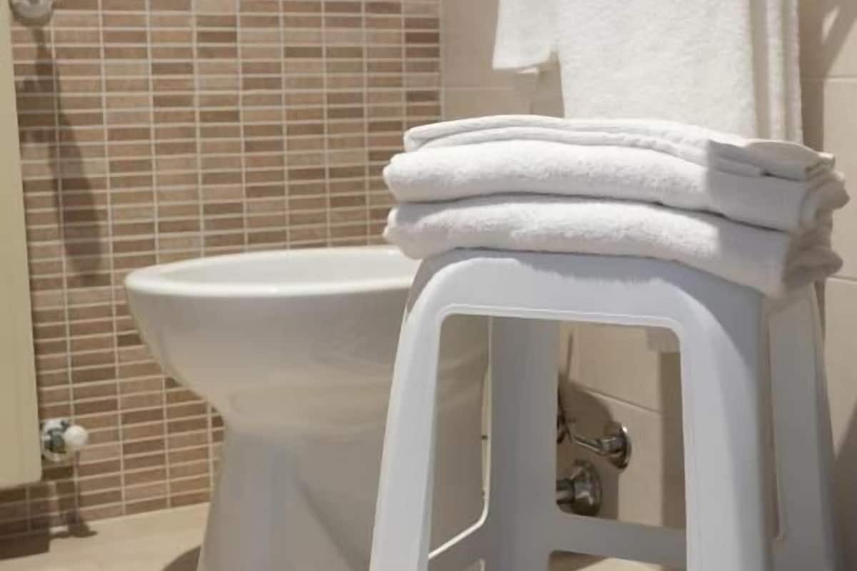 single room | bathroom | shower, free toiletries, hair dryer, bidet