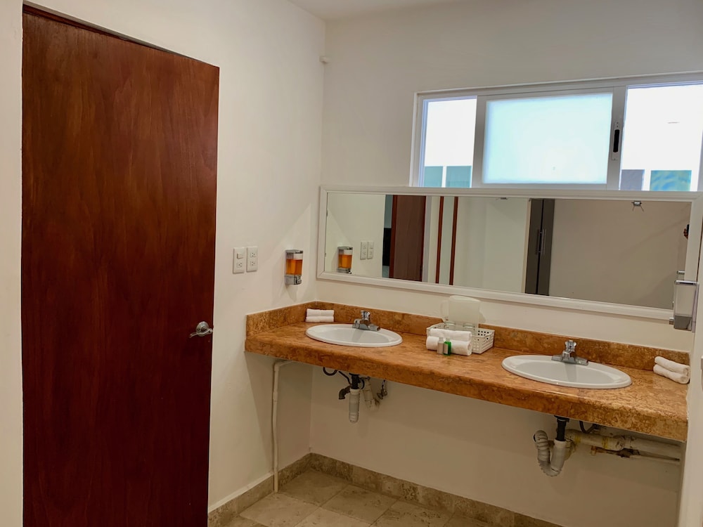 Hotel Xbulu-Ha by null