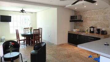 Coin salon dans le hall