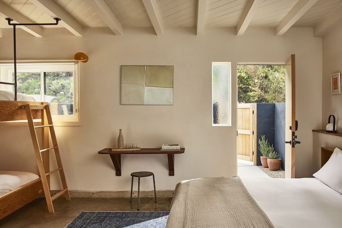 Ropa de cama de alta calidad, edredón y minibar