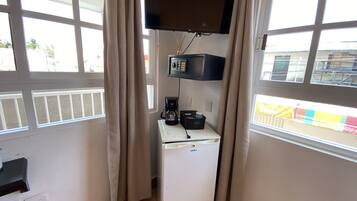 Coffres-forts dans les chambres, bureau, Wi-Fi gratuit, draps fournis