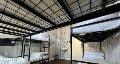 Amigo Hotel - Hostel