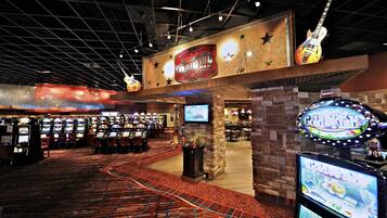 2 من المطاعم، تقديم الإفطار