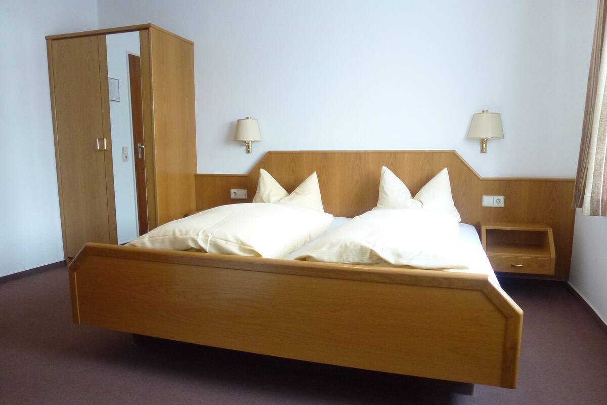 Free WiFi, bed sheets