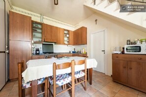 In-room dining - Holiday House Ospedale B&B (Pisa)
