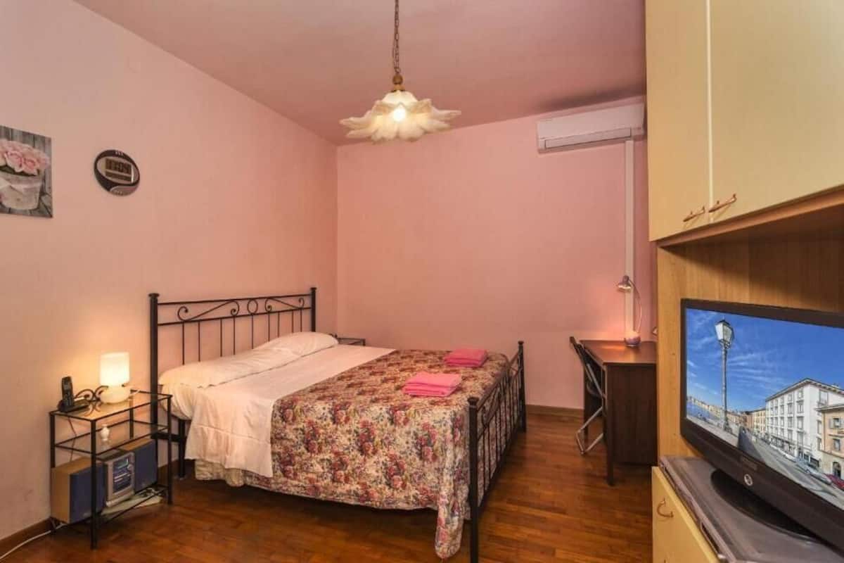 Habitación (Camera 03) | Escritorio y espacio para trabajar con laptop