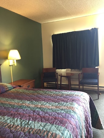 Escritorio, wifi gratis y ropa de cama