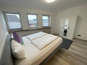 Hypo-allergenic bedding, minibar, in-room safe, desk - Hotel Königshof (Dortmund)