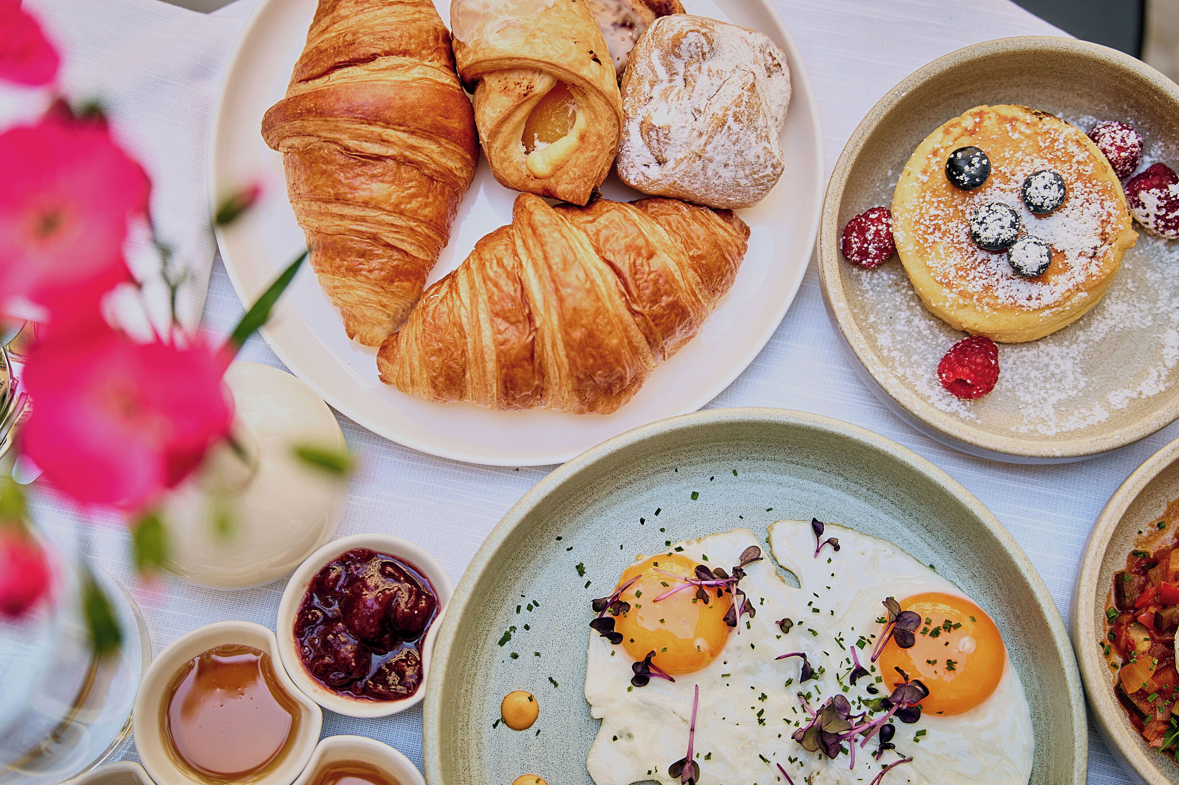 Café da manhã com buffet todos os dias mediante uma taxa