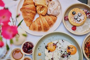 Daily buffet breakfast for a fee - Hotel Palais Mailberger Hof (Vienna)
