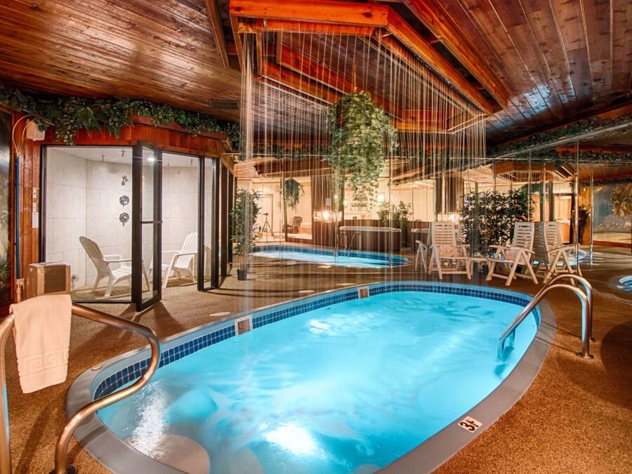 Piscine intérieure