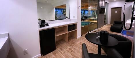 Suite | Coffee and/or coffee maker
