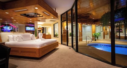 Sybaris Pool Suites Indianapolis