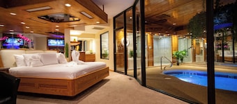 Sybaris Pool Suites Indianapolis