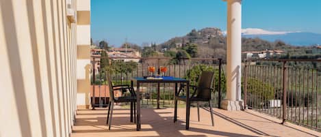Apartment | Terrace/patio