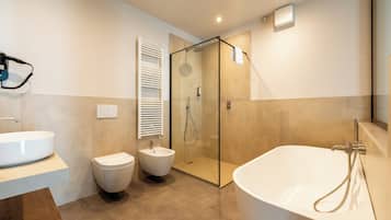 Luxury Suite | Bathroom | Free toiletries, hair dryer, bathrobes, bidet