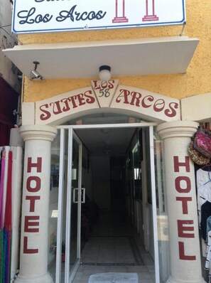 Exterior detail - Suites Los Arcos  (Isla Mujeres)